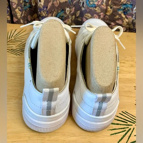 Toms Women’s Sneakers Size 7-1/2 - Picture 3 of 12